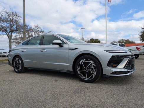 New 2026 Hyundai Sonata SE image 1