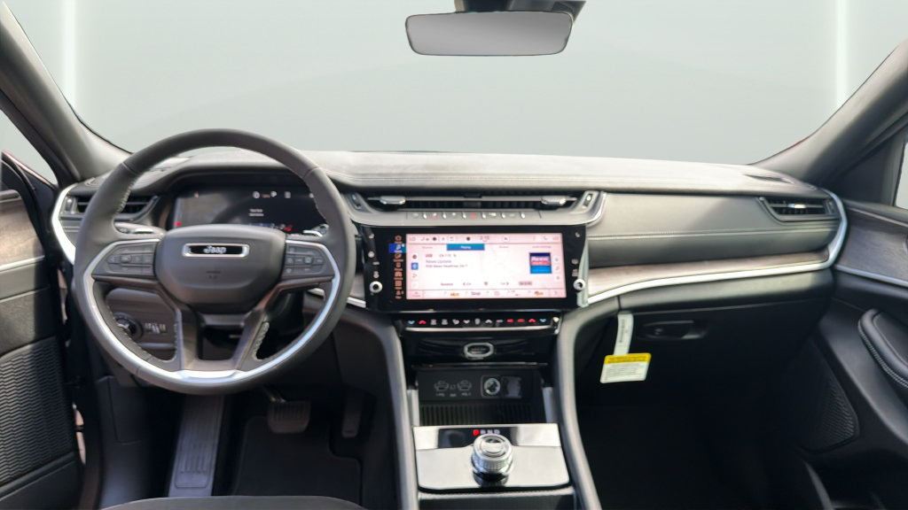 New 2027 Jeep Grand Cherokee Altitude RWD image 20