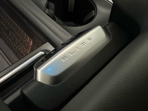 Certified 2025 Ford Expedition Active image 44