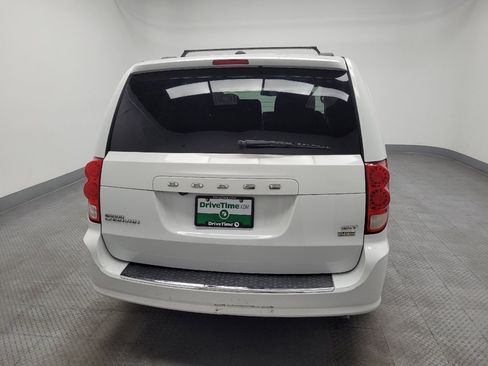 Used 2018 Dodge Grand Caravan SXT image 7