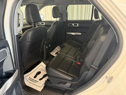 Used 2022 Ford Explorer XLT w/ Equipment Group 202A AWD/4WD image 20