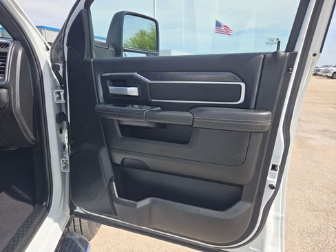 Used 2024 RAM 2500 Big Horn w/ Off Road Package AWD/4WD image 26