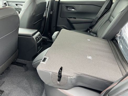 Used 2026 Nissan Rogue SV image 15