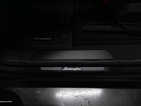 New 2025 Lamborghini Urus SE image 26