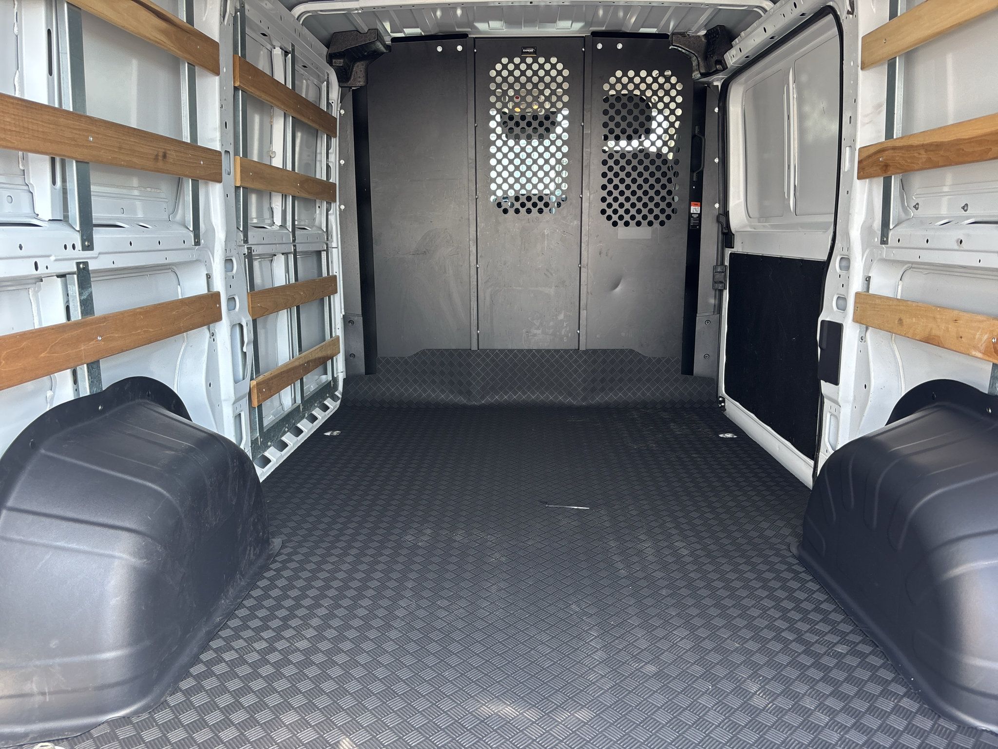 Used 2025 RAM ProMaster 2500 w/ U-Haul Equipment Group FWD image 14