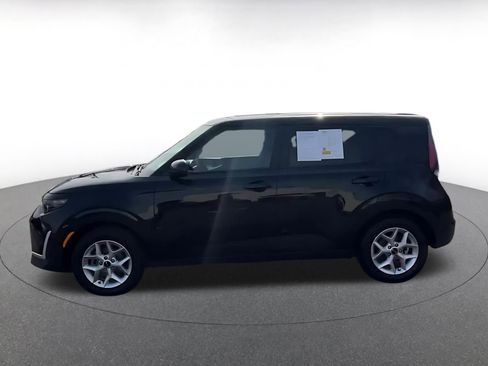 Used 2025 Kia Soul LX w/ LX Technology Package image 9