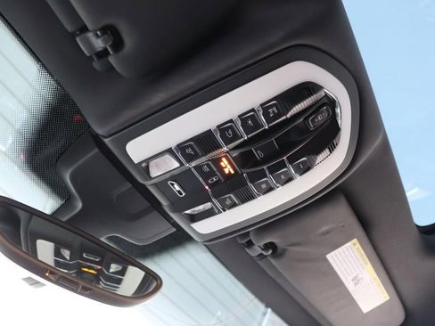 Used 2018 Porsche Cayenne S image 58