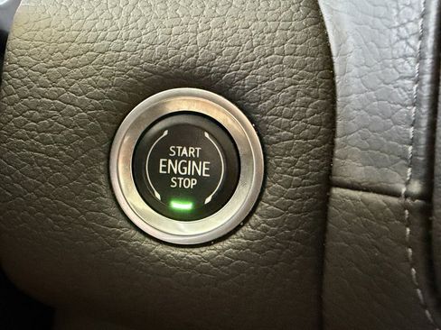 Used 2022 GMC Yukon Denali AWD/4WD image 22