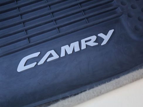 Used 2016 Toyota Camry LE image 30