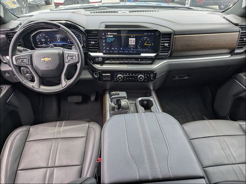 Used 2025 Chevrolet Silverado 1500 High Country AWD/4WD image 21