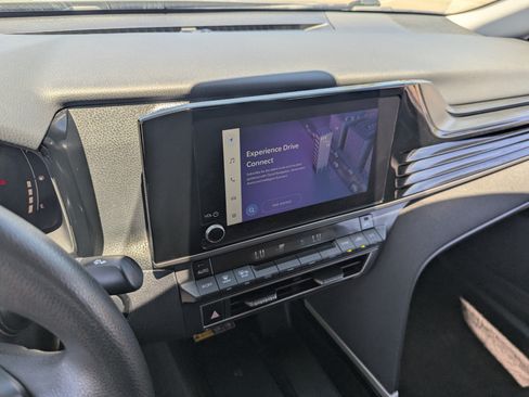 Used 2025 Toyota Camry LE FWD image 23