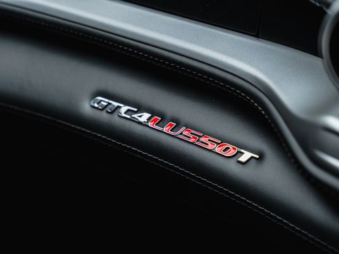 Used 2018 Ferrari GTC4Lusso T RWD image 47