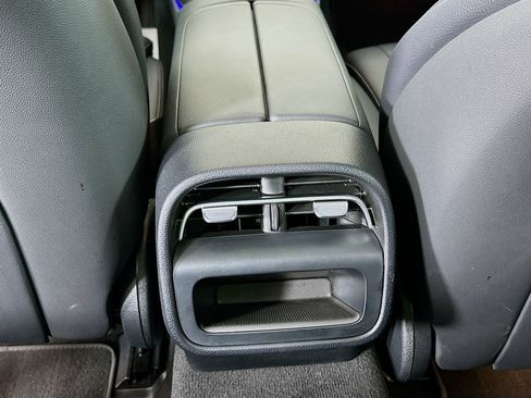 Used 2025 Mercedes-Benz E 350 4MATIC Sedan image 28