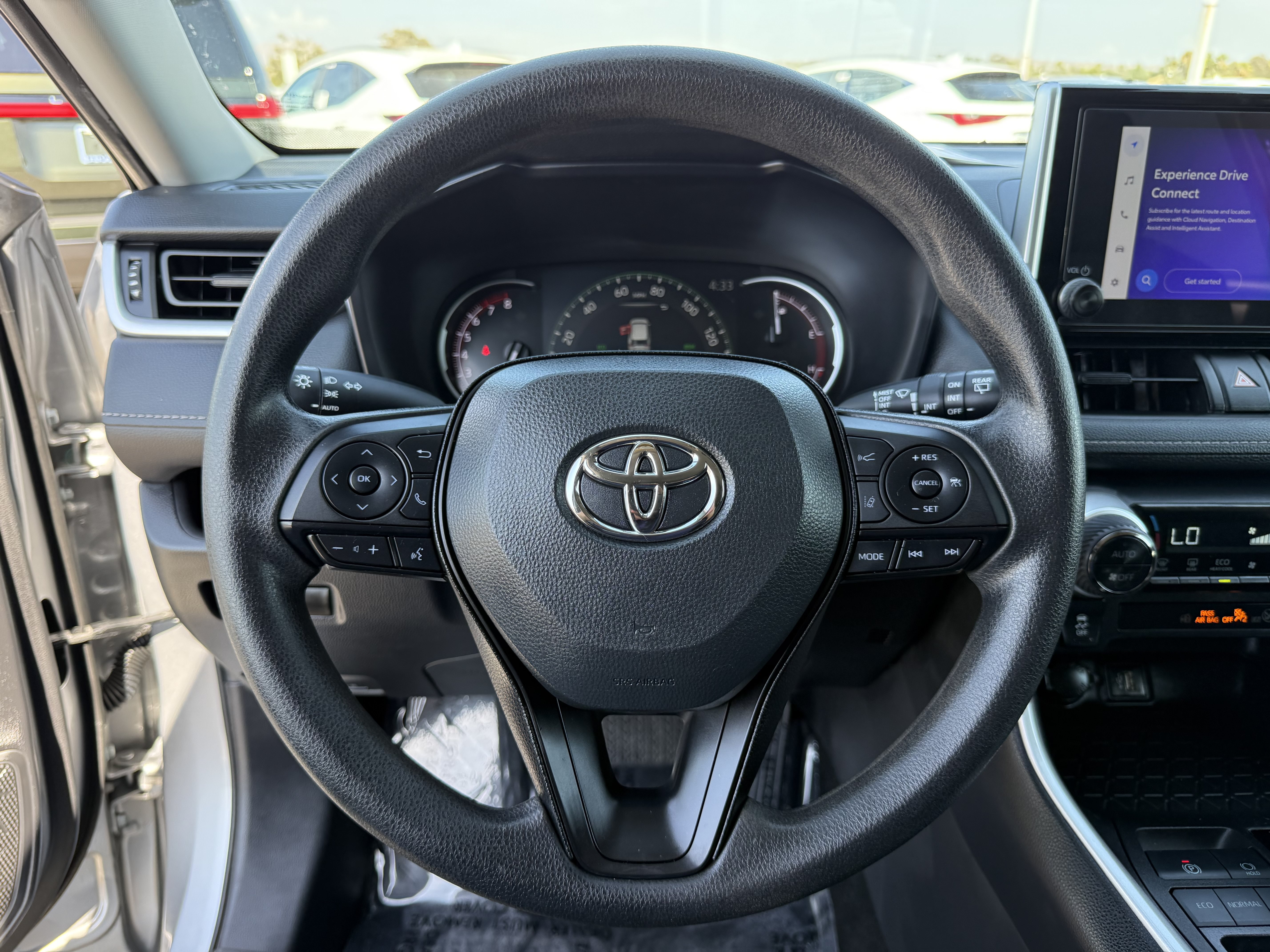 Used 2024 Toyota RAV4 XLE FWD image 22