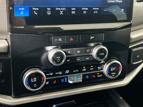 Used 2024 Ford Expedition XLT RWD image 26