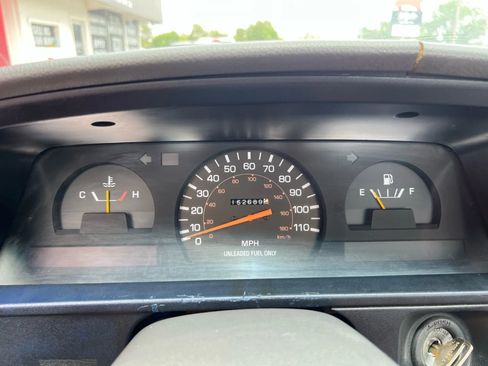 Used 1989 Toyota Pickup Deluxe image 13