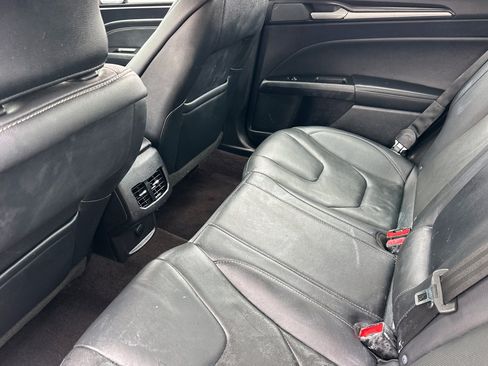 Used 2019 Ford Fusion Energi Titanium FWD image 11