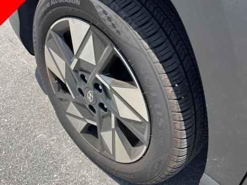 Used 2025 Hyundai Kona SEL FWD image 9