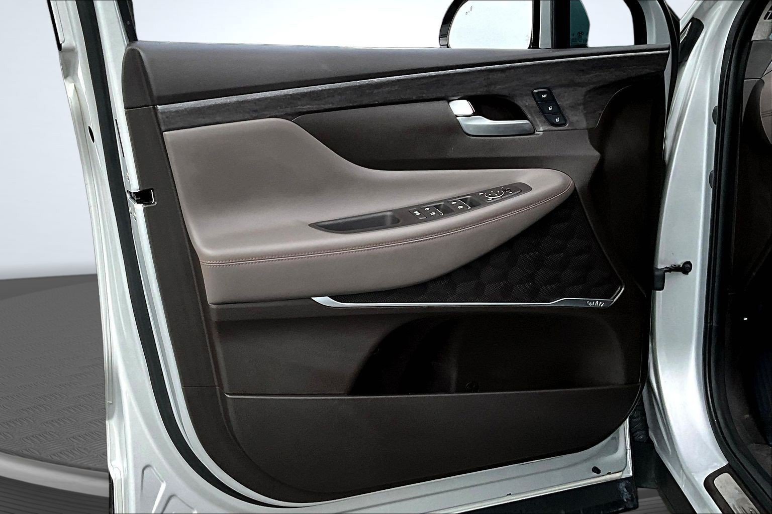 Used 2020 Hyundai Santa Fe Limited FWD image 18