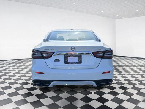 Used 2023 Nissan Maxima SV w/ Floor Mat Group FWD image 9