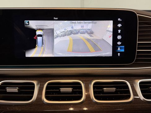 Used 2022 Mercedes-Benz GLS 450 4MATIC image 36