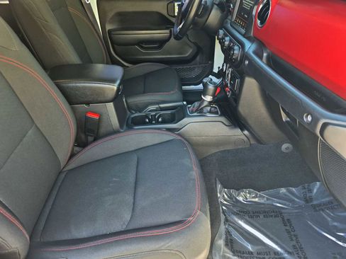 Used 2022 Jeep Gladiator Rubicon AWD/4WD image 18