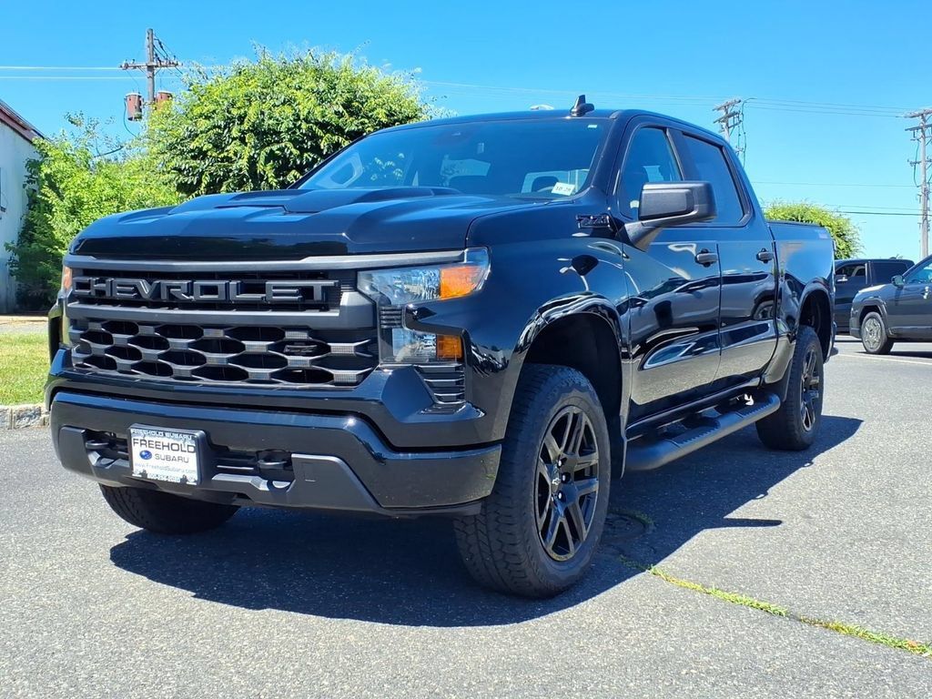 Used 2024 Chevrolet Silverado 1500 Custom Trail Boss w/ Turbomax Blackout Package AWD/4WD image 3