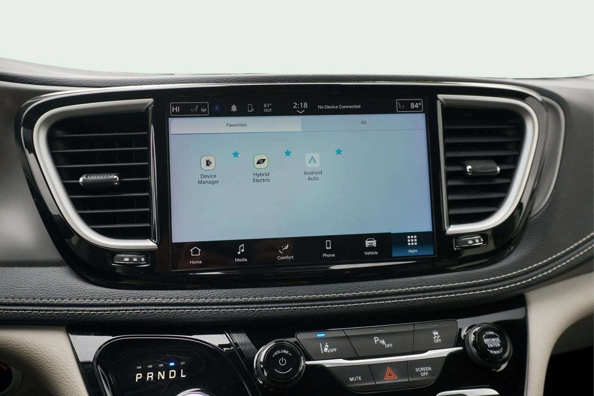 Used 2023 Chrysler Pacifica Touring-L FWD image 27