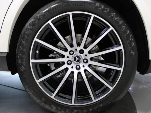 Used 2023 Mercedes-Benz GLS 450 4MATIC w/ AMG Line Exterior image 33