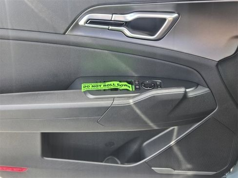 New 2026 Kia Sportage S image 14