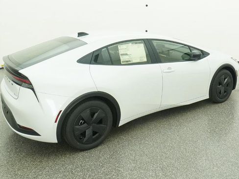 New 2026 Toyota Prius LE image 21
