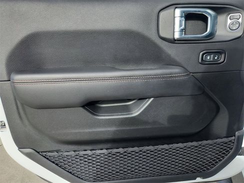 Used 2022 Jeep Wrangler Unlimited Rubicon w/ Trailer Tow Package image 22