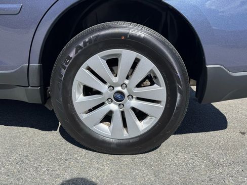 Used 2015 Subaru Outback 2.5i Premium image 12