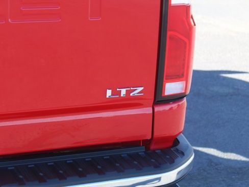 Used 2024 Chevrolet Silverado 2500 LTZ w/ LTZ Convenience Package image 5