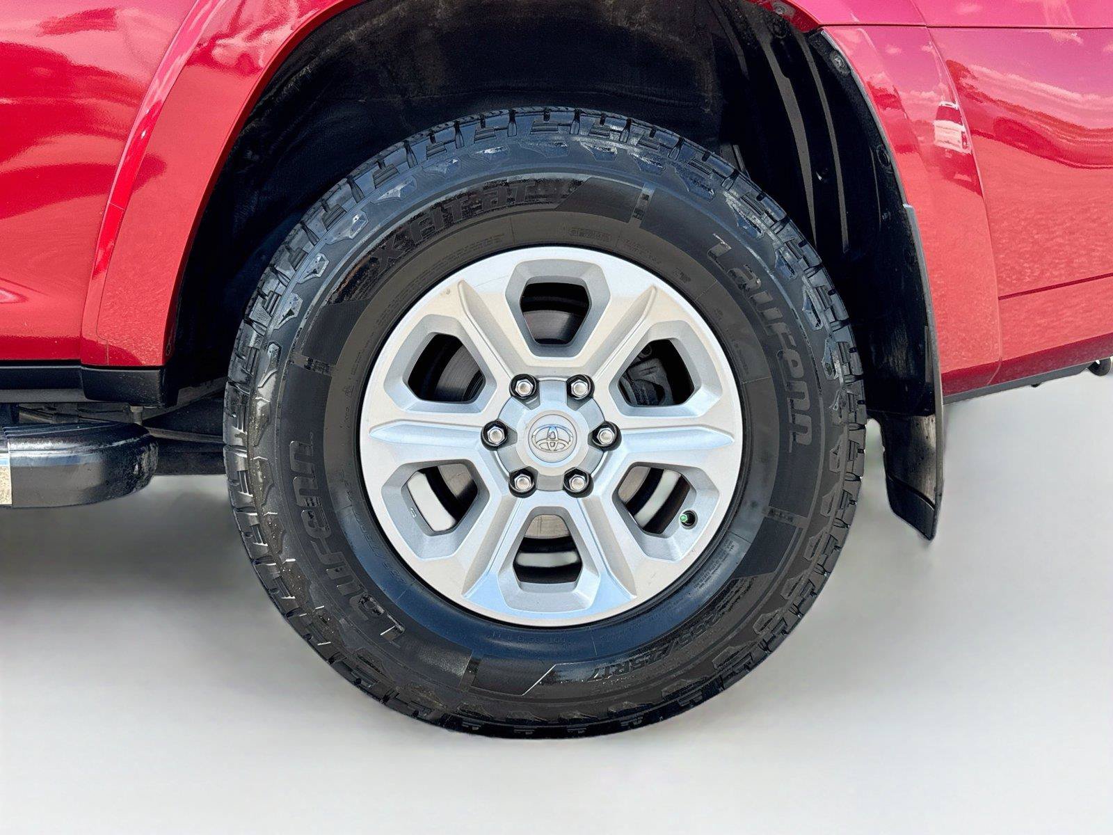 Used 2022 Toyota 4Runner SR5 Premium w/ Moonroof Package RWD image 32