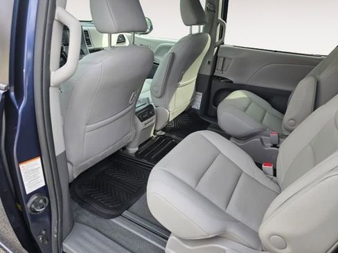 Used 2020 Toyota Sienna XLE w/ XLE Navigation Package AWD/4WD image 14
