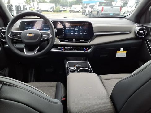 New 2026 Chevrolet Equinox LT w/ Convenience Package II FWD image 19