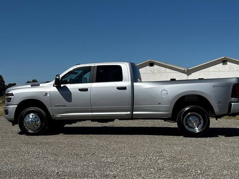New 2026 RAM 3500 Big Horn AWD/4WD image 7
