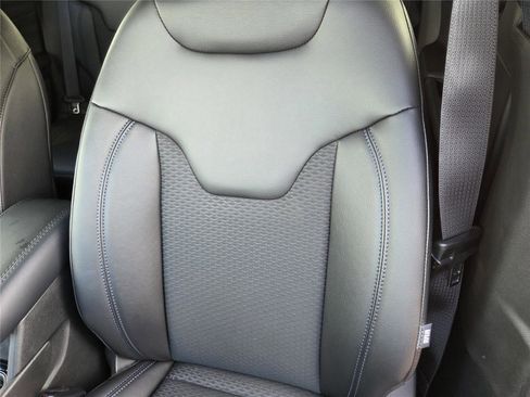 New 2026 Jeep Compass Latitude image 18