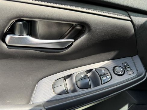 Used 2024 Nissan Sentra SV FWD image 42