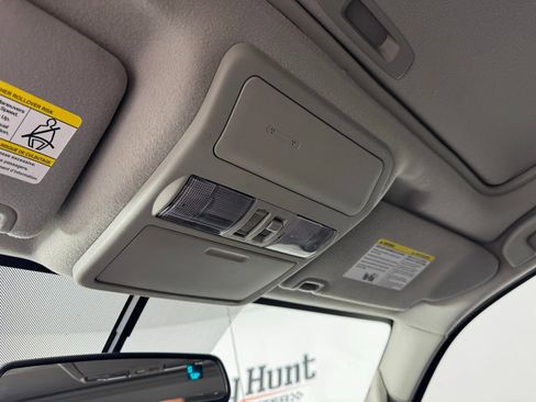 Used 2021 Nissan Frontier PRO-4X w/ Pro-4x Utility Package image 23