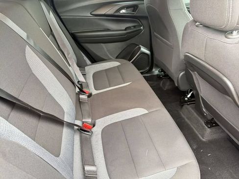 Used 2025 Chevrolet TrailBlazer LT FWD image 24