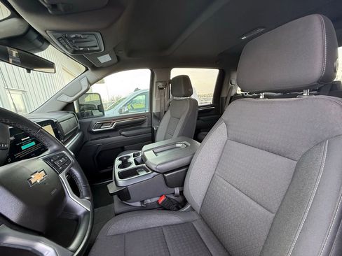 Used 2024 Chevrolet Silverado 2500 LT image 8