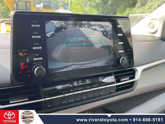 Used 2024 Toyota Sienna XLE w/ XLE Plus Package AWD/4WD image 30