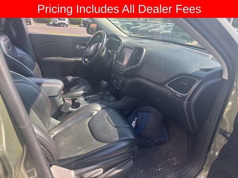 Used 2020 Jeep Cherokee Trailhawk w/ Comfort/Convenience Group AWD/4WD image 10