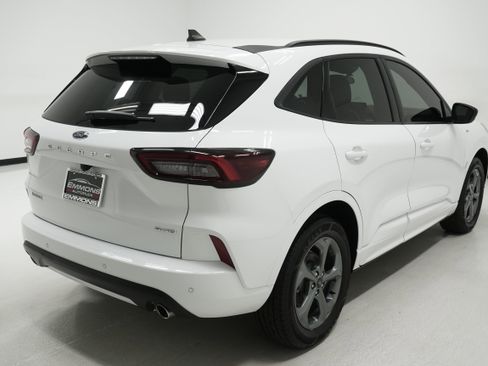 Used 2023 Ford Escape ST-Line w/ Tech Pack #1 image 4