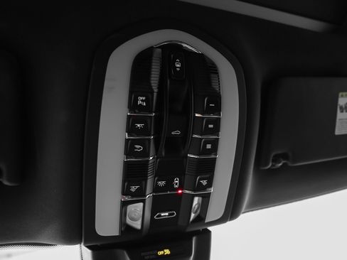 Certified 2021 Porsche Macan AWD/4WD image 35