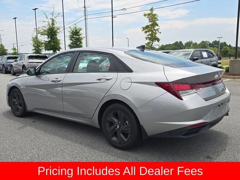 Used 2023 Hyundai Elantra SEL FWD image 5