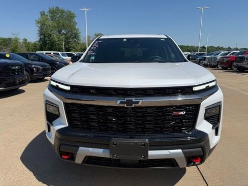 Used 2025 Chevrolet Traverse Z71 w/ Enhanced Driving Package AWD/4WD image 8