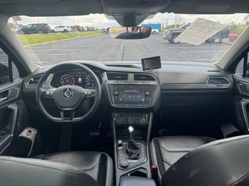 Used 2018 Volkswagen Tiguan SEL Premium w/ 3rd Row Seat Package image 16